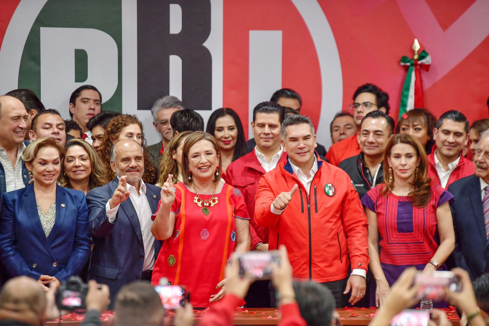 Xóchitl Gálvez se registra oficialmente como precandidata del PRI