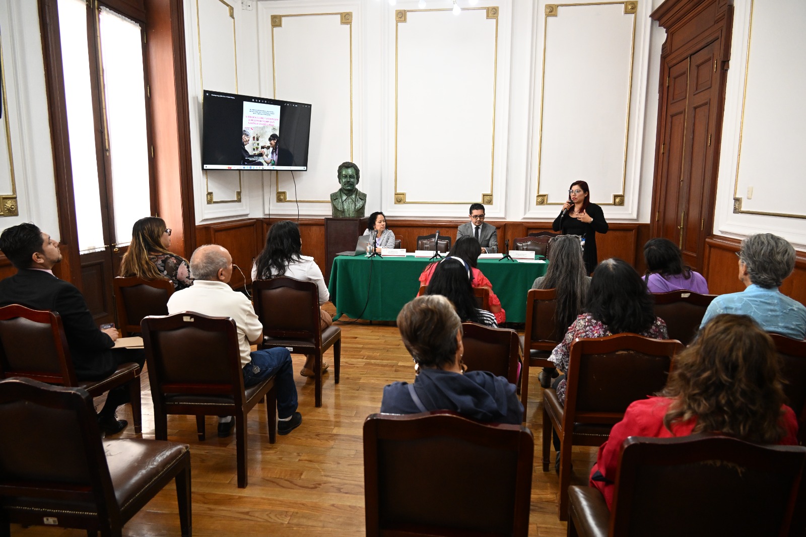 Analizan en conversatorio el sistema de cuidados en alcaldías