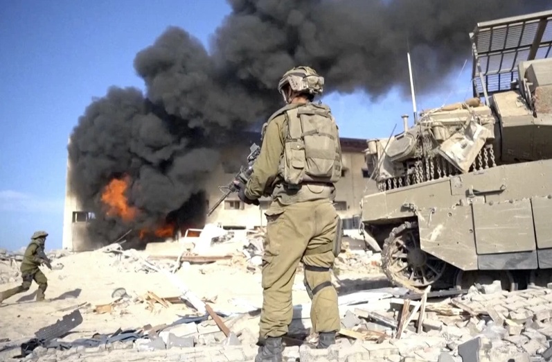 Israel incursiona en Rafah y se apodera de la frontera con Egipto