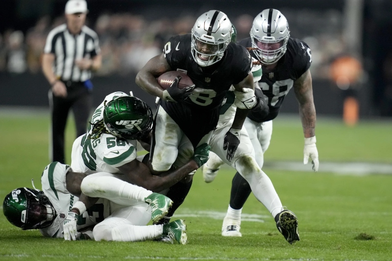 Raiders vencen a los Jets 16-12