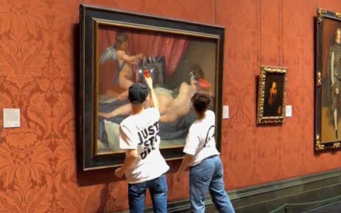 ‘La venus del espejo’, de Velázquez, es atacado por activistas contra el clima en Londres