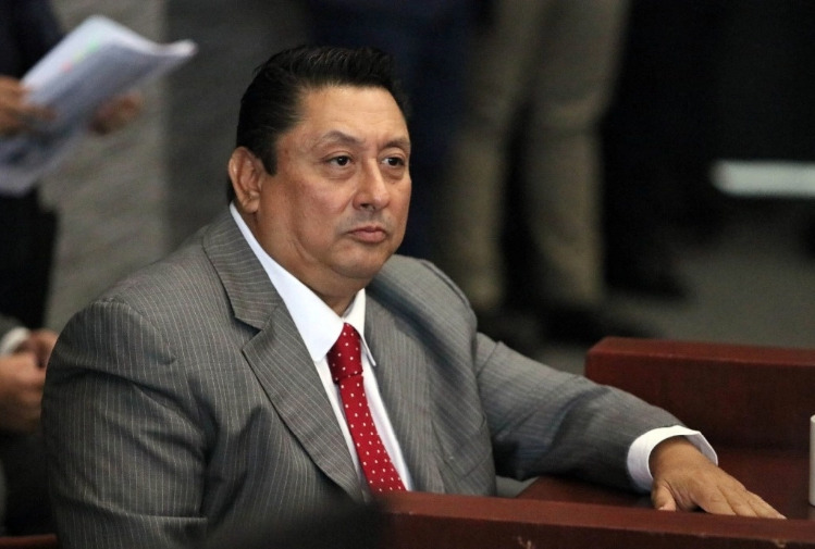 Avanza el desafuero del fiscal Uriel Carmona