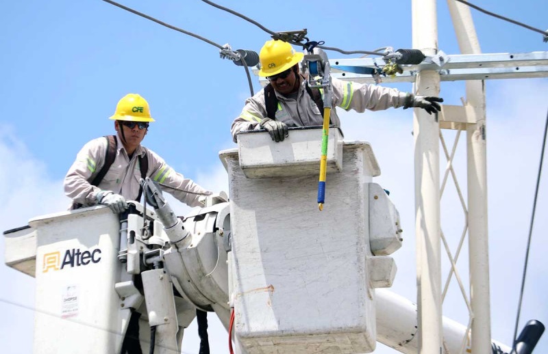 CFE restablece el suministro eléctrico al 96% de los usuarios afectados por los fuertes vientos ocasionados por el Frente Frío número 25 y la cuarta Tormenta Invernal en siete entidades