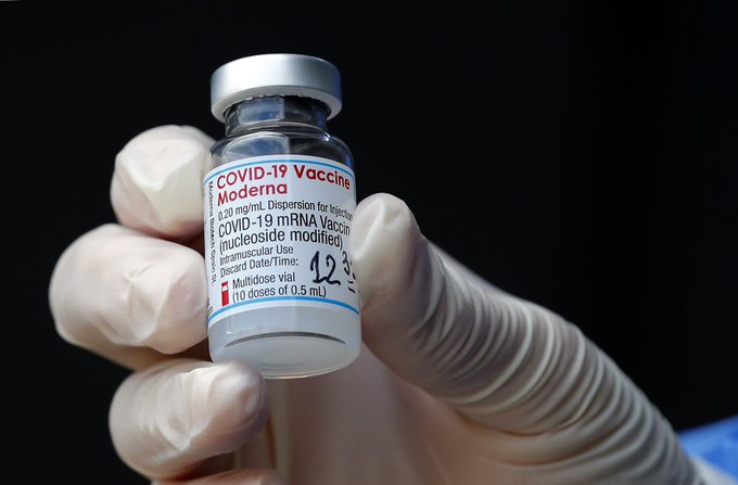 Cofepris otorga registro a vacunas anticovid de Pfizer y Moderna