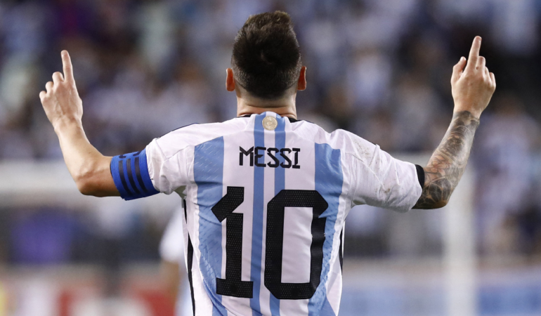 Venden en 7.8 millones de dólares 6 camisetas de Messi