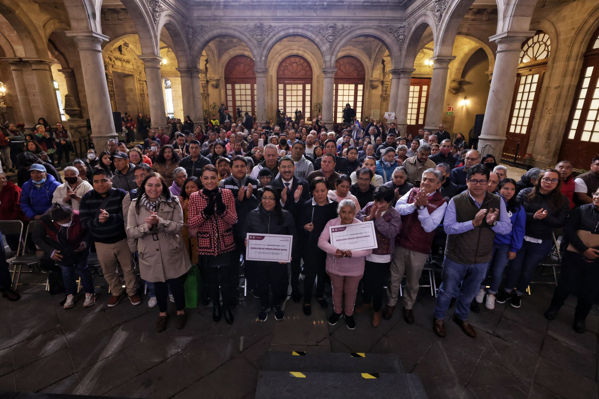 Martí Batres Cumple su Compromiso: Entrega 230 Apoyos de Reconstrucción a Familias Damnificadas por el Sismo de 2017 en la Ciudad de México