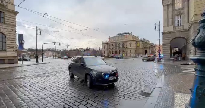 Tiroteo en universidad de Praga deja al menos 10 muertos