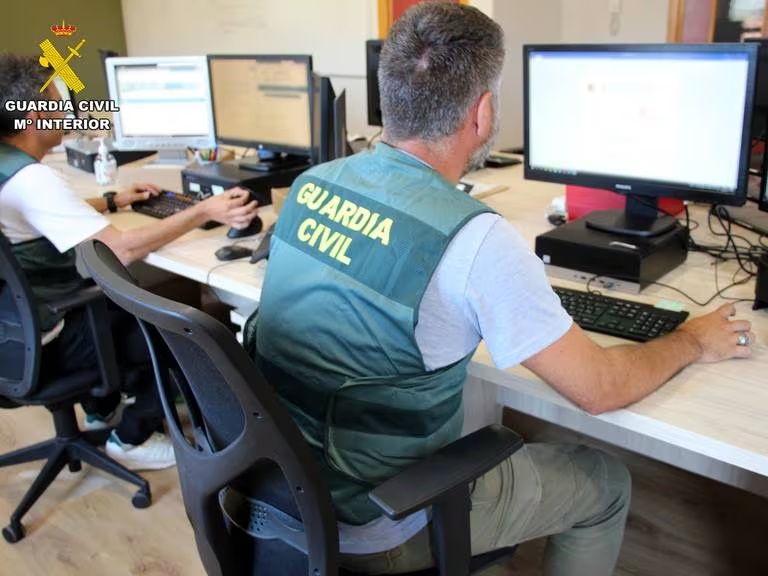 La Guardia Civil investiga tres supuestas amenazas de bomba en, al menos, tres colegios en Gondomar, Poio y Pontevedra