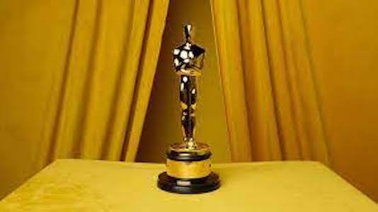 Los Premios Oscar 2024 cambiarán su hora de emisión para buscar a un mayor público