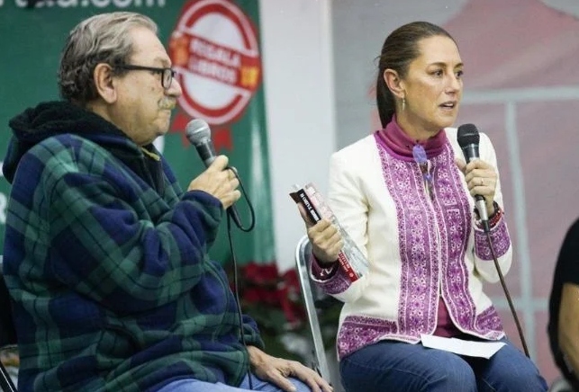 Presenta Claudia Sheinbaum libro de Paco Ignacio Taibo II; ‘ahí viene nuestro movimiento’, dice