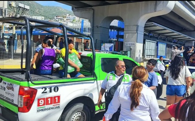 Acapulco sufre por falta de transporte público por segundo día