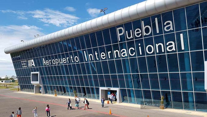 Aeropuerto de Puebla retoma vuelos tras caída de ceniza del Popocatépetl