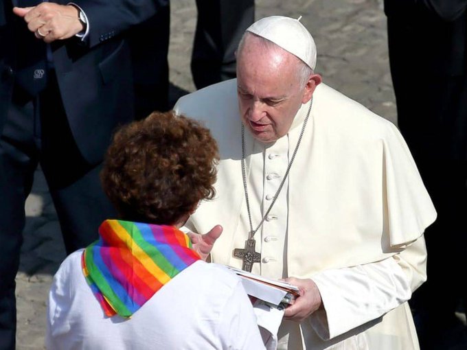 Bendición a parejas homosexuales no será "litúrgica" ni supondrá su "justificación": Vaticano