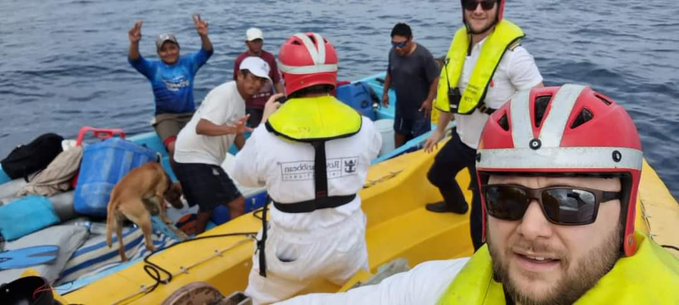 Crucero rescata a pescadores de Cozumel desaparecidos