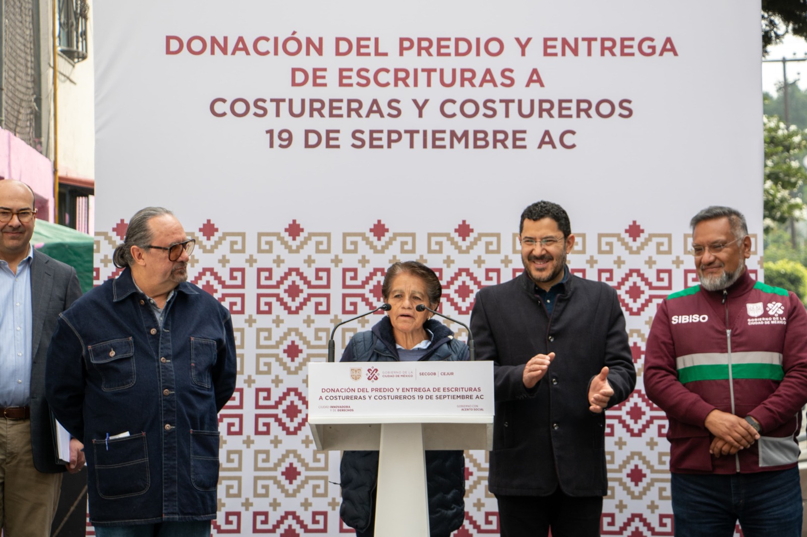 El Gobierno de la Ciudad de México dona predio a la Asociación “Costureras y Costureros 19 de septiembre A.C.