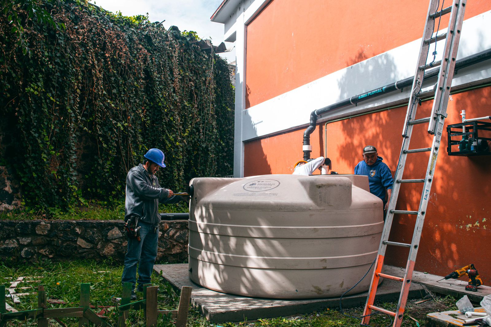 La Ciudad de México impulsa la instalación masiva de sistemas de cosecha de lluvia en escuelas públicas