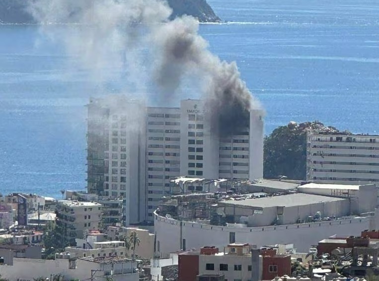 Se incendia el hotel Emporio de Acapulco