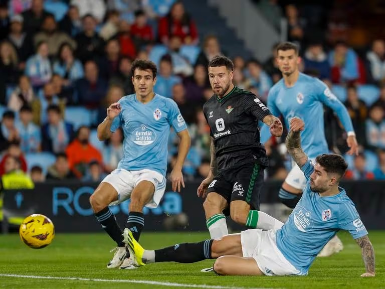 Benítez no ve preparados a los canteranos del Celta de Vigo