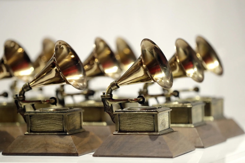 SZA, Swift y Bridgers encabezan la lista de los Grammy