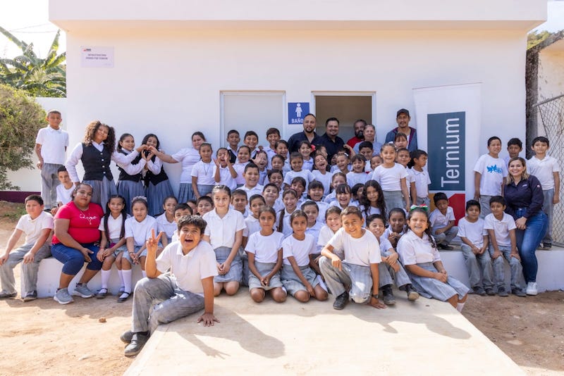 Ternium colabora a la reconstrucción y equipamiento de escuelas en Michoacán