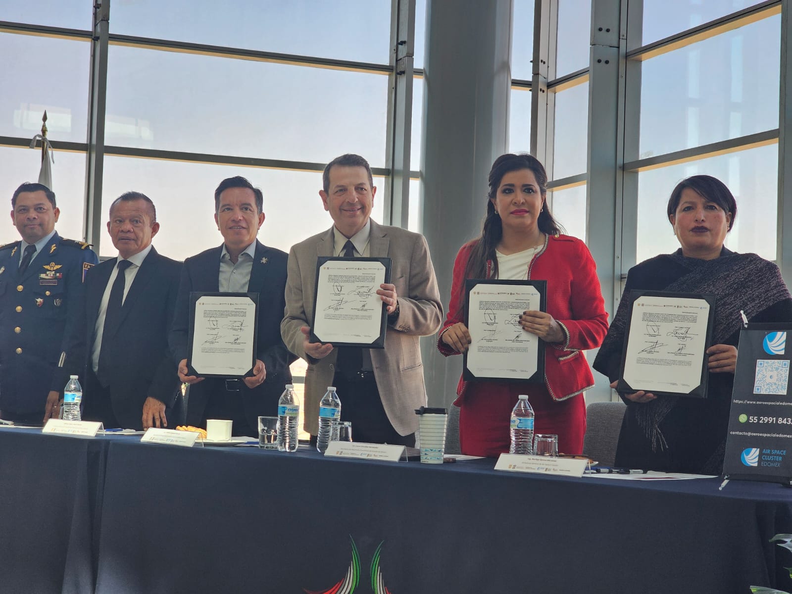 SEDECO firma convenio para impulsar industria aeroespacial en el Valle de México