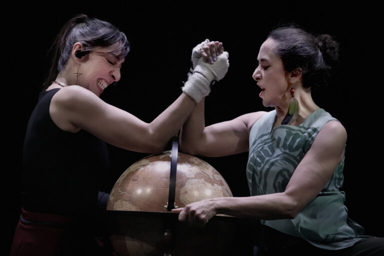 “Marina & Isabel”: Una puesta en escena que confronta la historia y la actualidad
