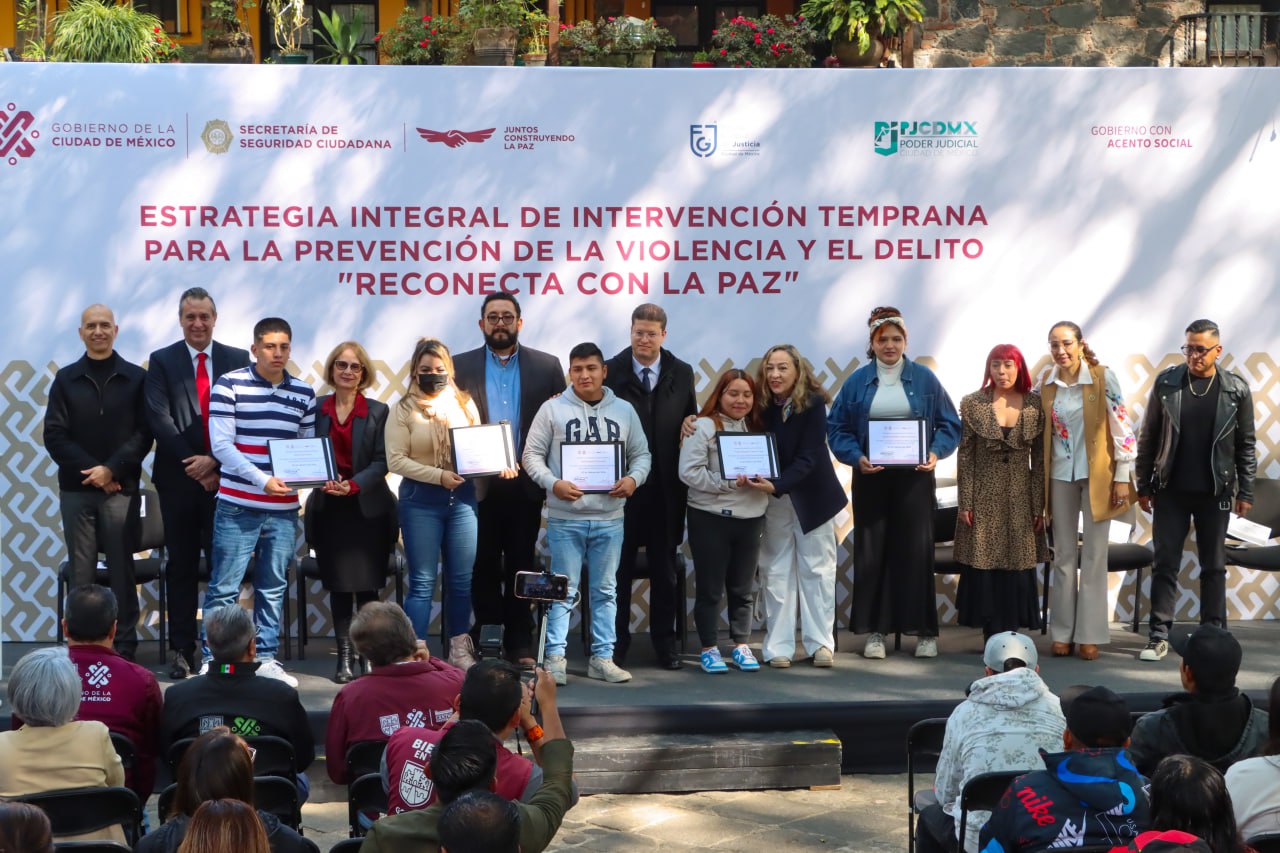 Reconecta con la paz: La SSC CDMX reconoce a graduados por contribuir a la reinserción social