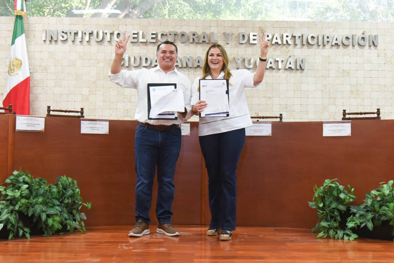 Renán Barrera y Cecilia Patrón registran sus candidaturas ante el IEPAC