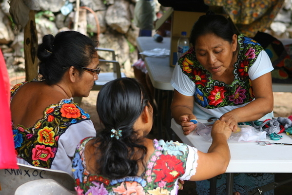 Declaran al bordado maya como Patrimonio Cultural de Yucatán