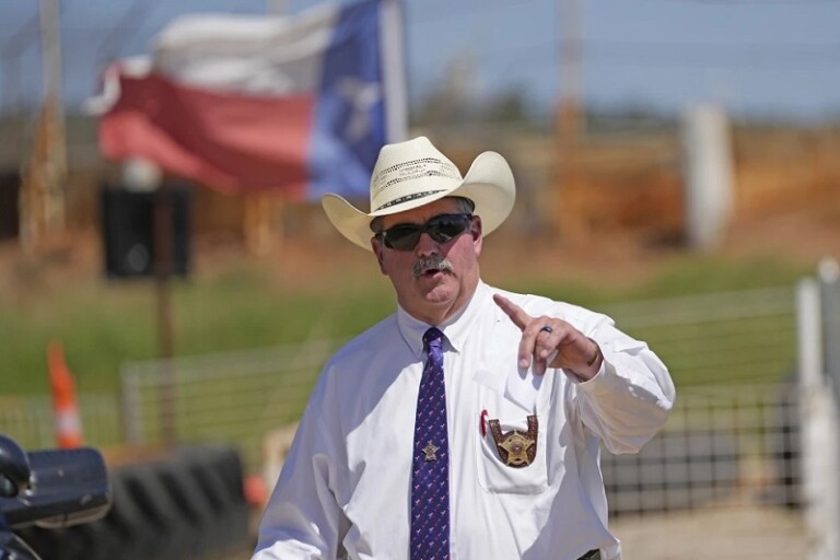 El sheriff de Texas que estaba bajo escrutinio tras un tiroteo masivo pierde su candidatura a la reelección