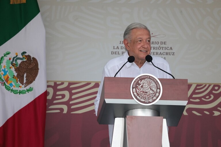 México seguirá siendo país libre, independiente y soberano, afirma AMLO en 110 Aniversario de la Defensa Patriótica del Puerto de Veracruz