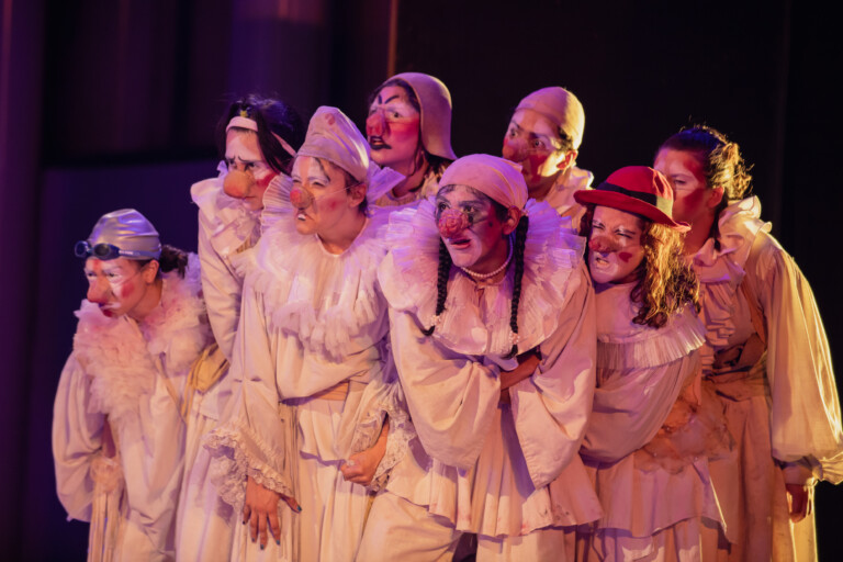 Desde la risa a la tragedia: ‘El navío de los ingenuos’ se presenta en el Teatro Juan Ruiz de Alarcón
