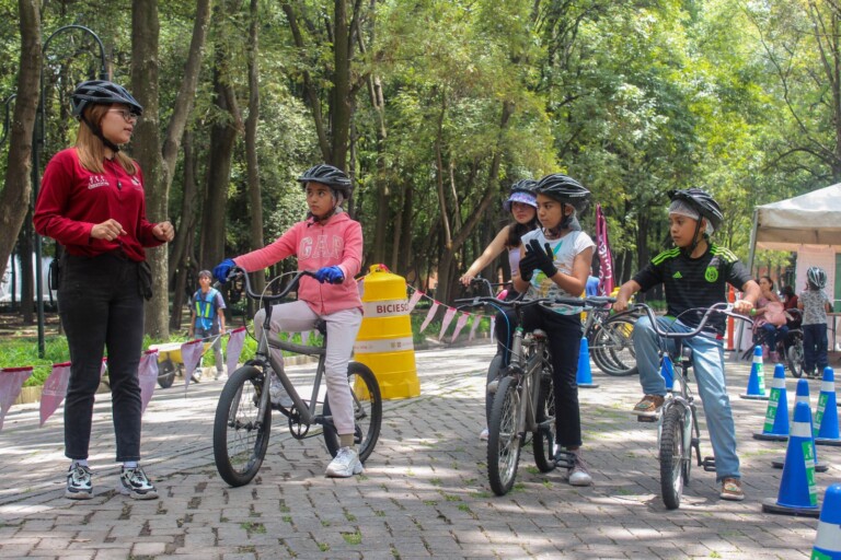 En el marco del Día de la Niñez, la SEMOVI capacita a más de 150 mil niños en ciclismo urbano