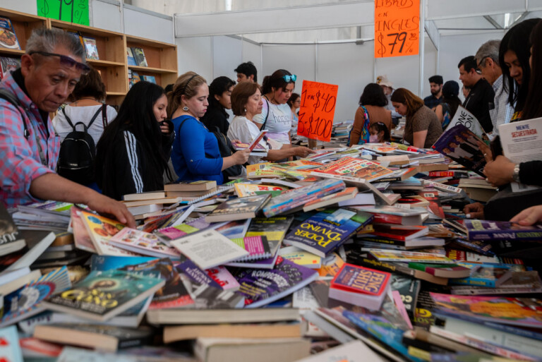 Éxito rotundo en el 17º Gran Remate de Libros y Películas en la Ciudad de México