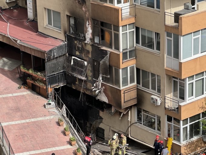 Incendio en edificio de Estambul deja al menos 29 muertos