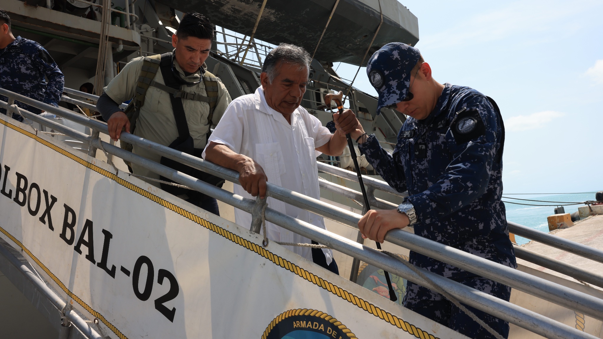 Mexicanos evacuados de Haití arriban a Progreso, Yucatán