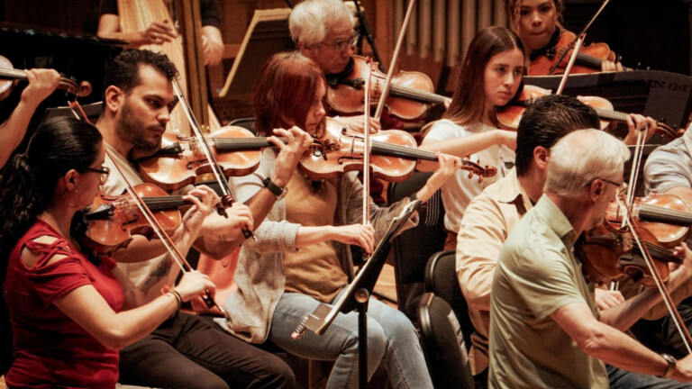 Orquesta Filarmónica de la Ciudad de México graba álbum dedicado a compositoras mexicanas