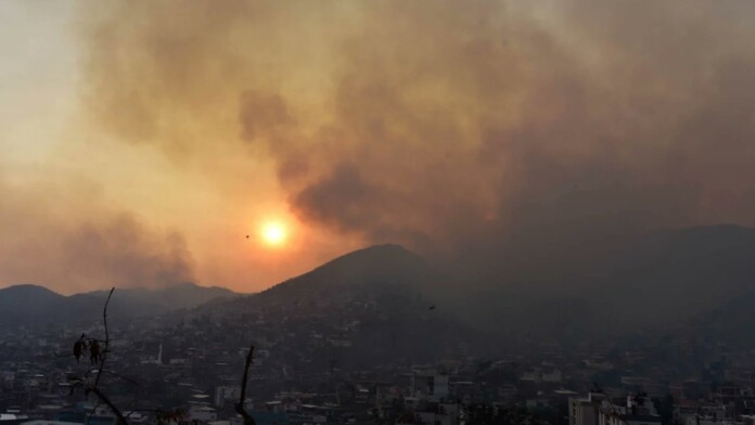 Suspenden clases en Acapulco y Chilpancingo por incendios forestales