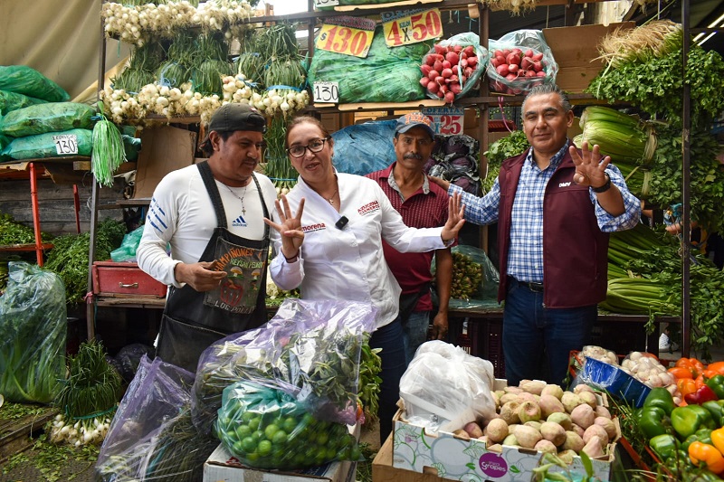 Atención a seguridad y alumbrado, ofrece Azucena Cisneros a comerciantes