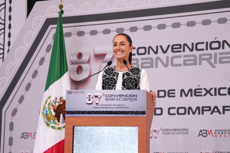 Claudia Sheinbaum convoca a banqueros de México a fortalecer el diálogo y aprovechar el potencial de desarrollo del país