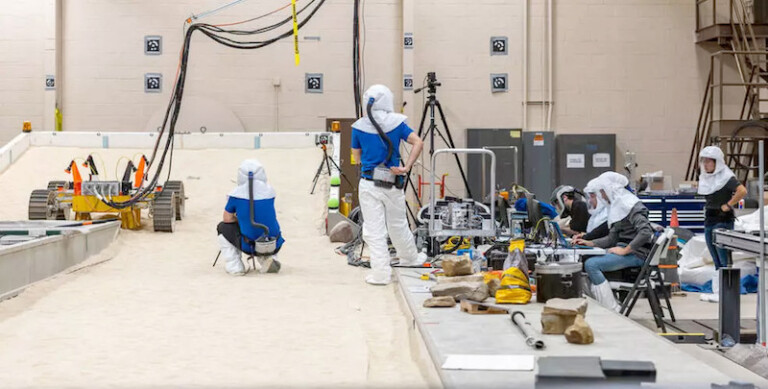 NASA selecciona a tres empresas para avanzar en el desarrollo de su vehículo lunar