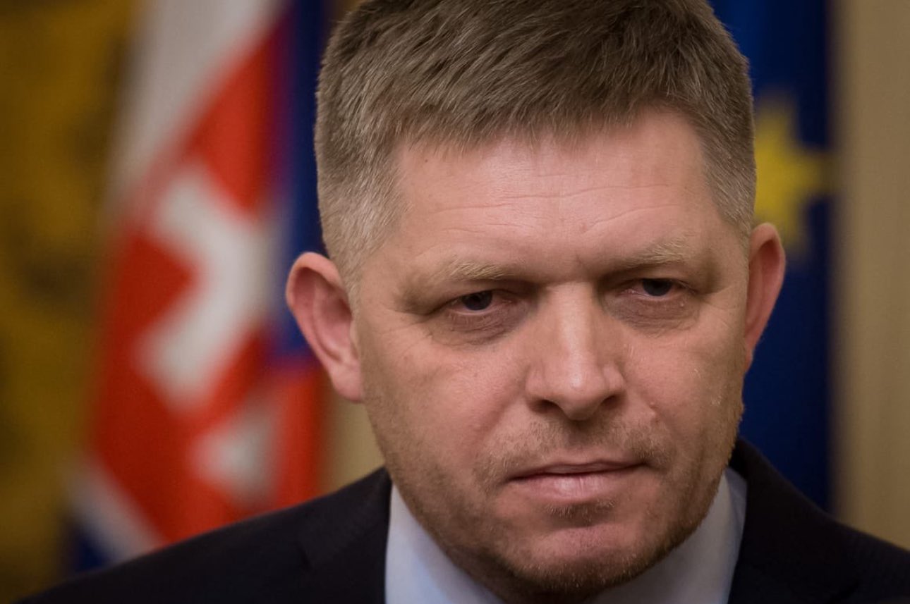 Balean al primer ministro de Eslovaquia; es hospitalizado en estado crítico