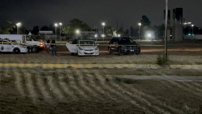 Hallan a estudiante muerta dentro de un auto en la Universidad de Guadalajara