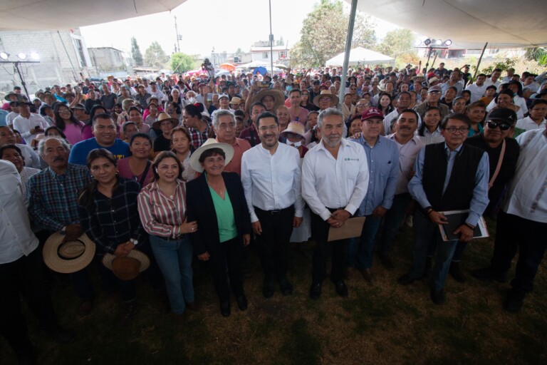 Martí Batres Guadarrama supervisa avances en obra de drenaje en Xochimilco