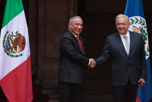 Recibe AMLO en Palacio Nacional al primer ministro de Belice, Juan Antonio Briceño