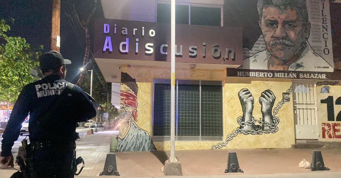 Atacan a balazos las instalaciones del diario 'Adiscusión' en Sinaloa