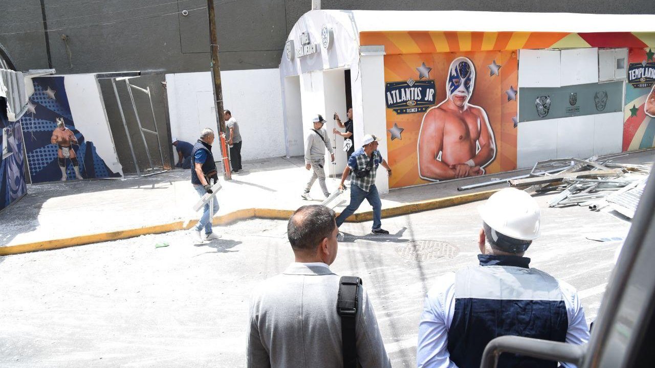 Demuelen el “Túnel de la Lucha Libre” por vulnerar el derecho al libre tránsito