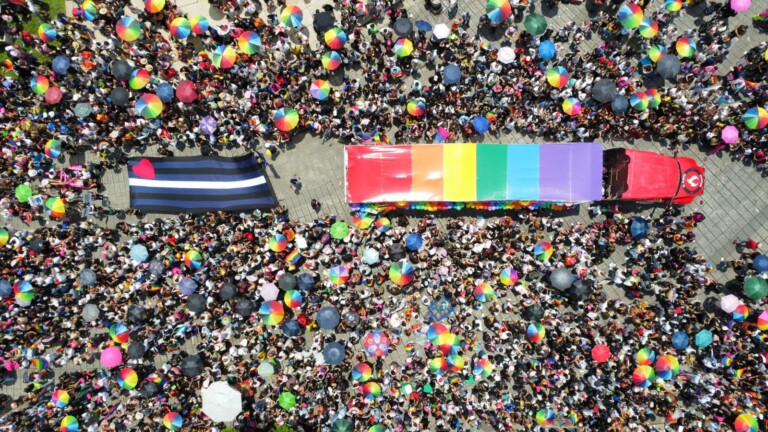 Exitosa XLVI Marcha del Orgullo LGBTTTIQ+ reúne a 260 mil personas en la Ciudad de México