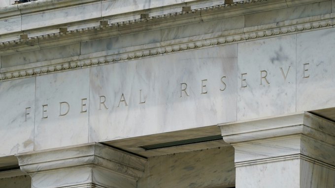 Fed mantiene su tasa de interés sin cambios