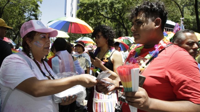 SEDESA ofrece pruebas gratuitas durante la Marcha del Orgullo en CDMX